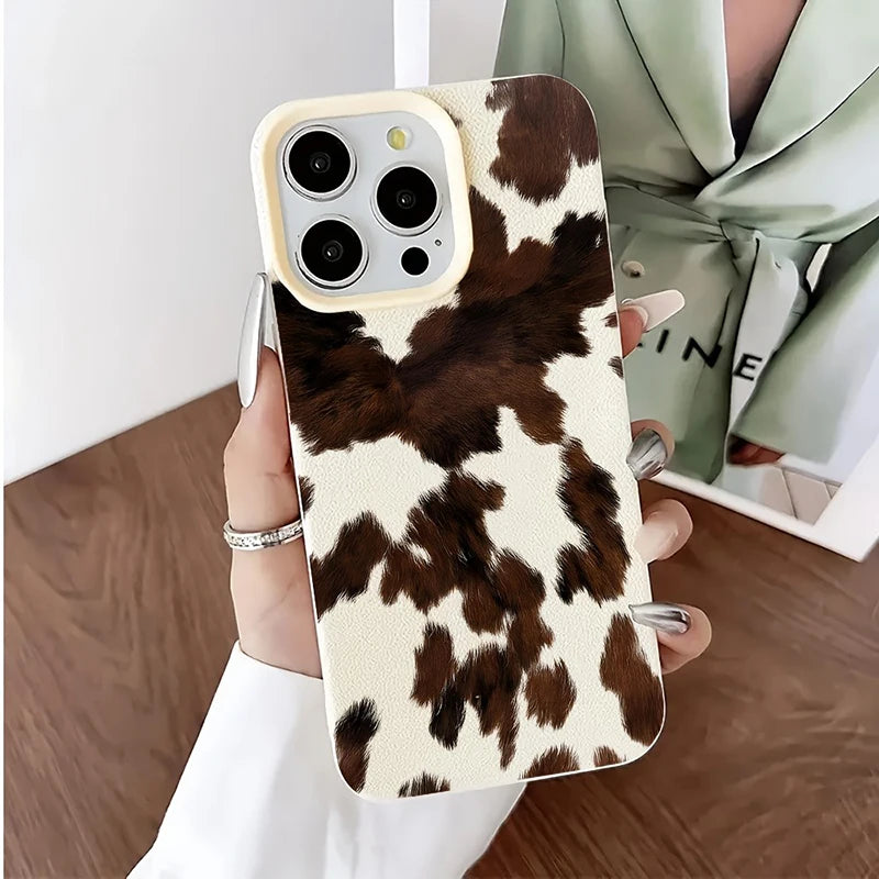 Etui na iPhone w krowie łaty