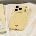 Etui na iPhone w kropki z serduszkami