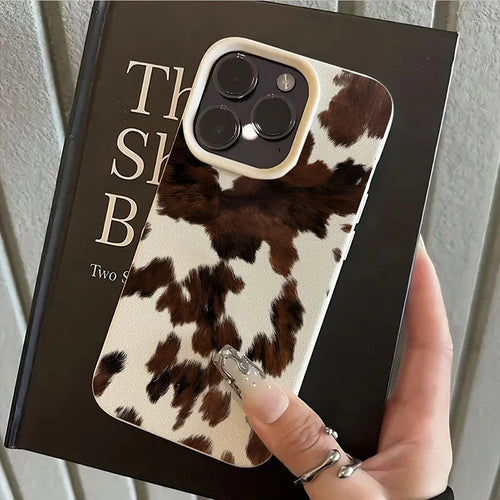Etui na iPhone w krowie łaty